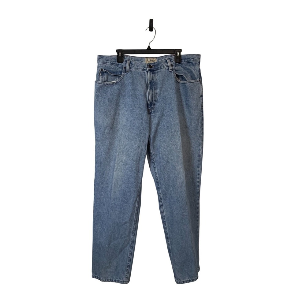 LL Bean Relaxed Fit Jeans Mens 38x32 Light Wash Blue Denim Straight Leg 134770